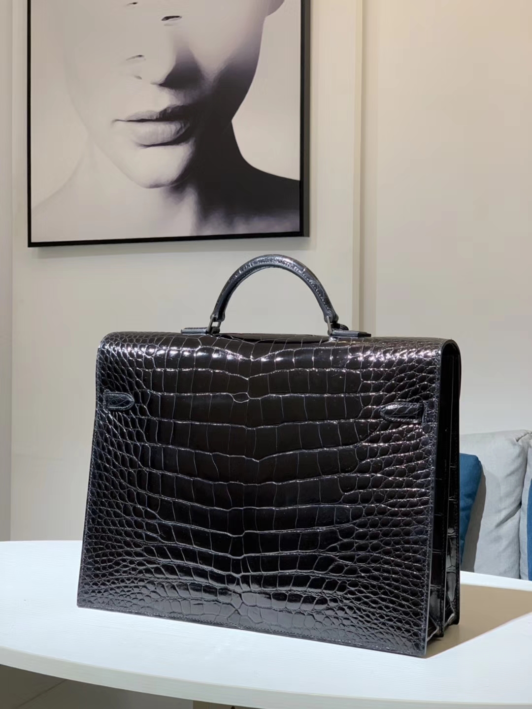 HERMES 爱马仕 神级别的亮光鳄鱼皮黑色 凯利公文包 价格小贵 可遇不可求