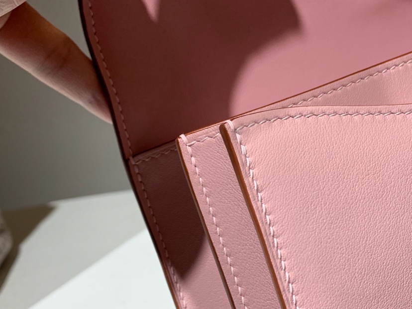 HERMES 爱马仕 空姐包 Constance 18cm 24cm  奶昔粉 蜥蜴扣