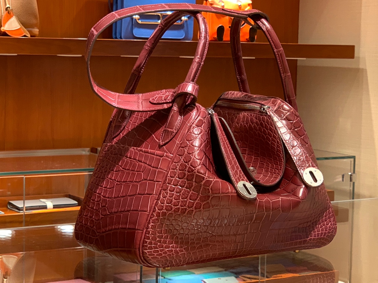 HERMES 爱马仕 Lindy 30cm 哑光鳄鱼皮 酒红色 现货