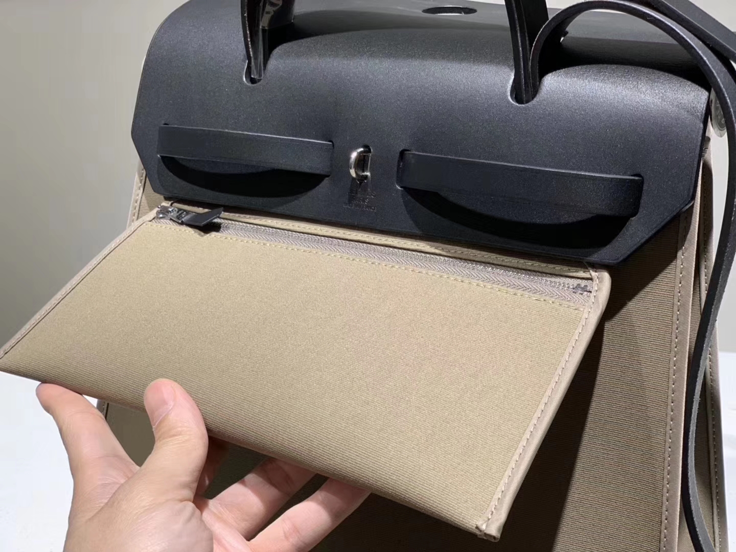 HEREMES 爱马仕 新配色 Herbag 黑色拼大象灰 31cm