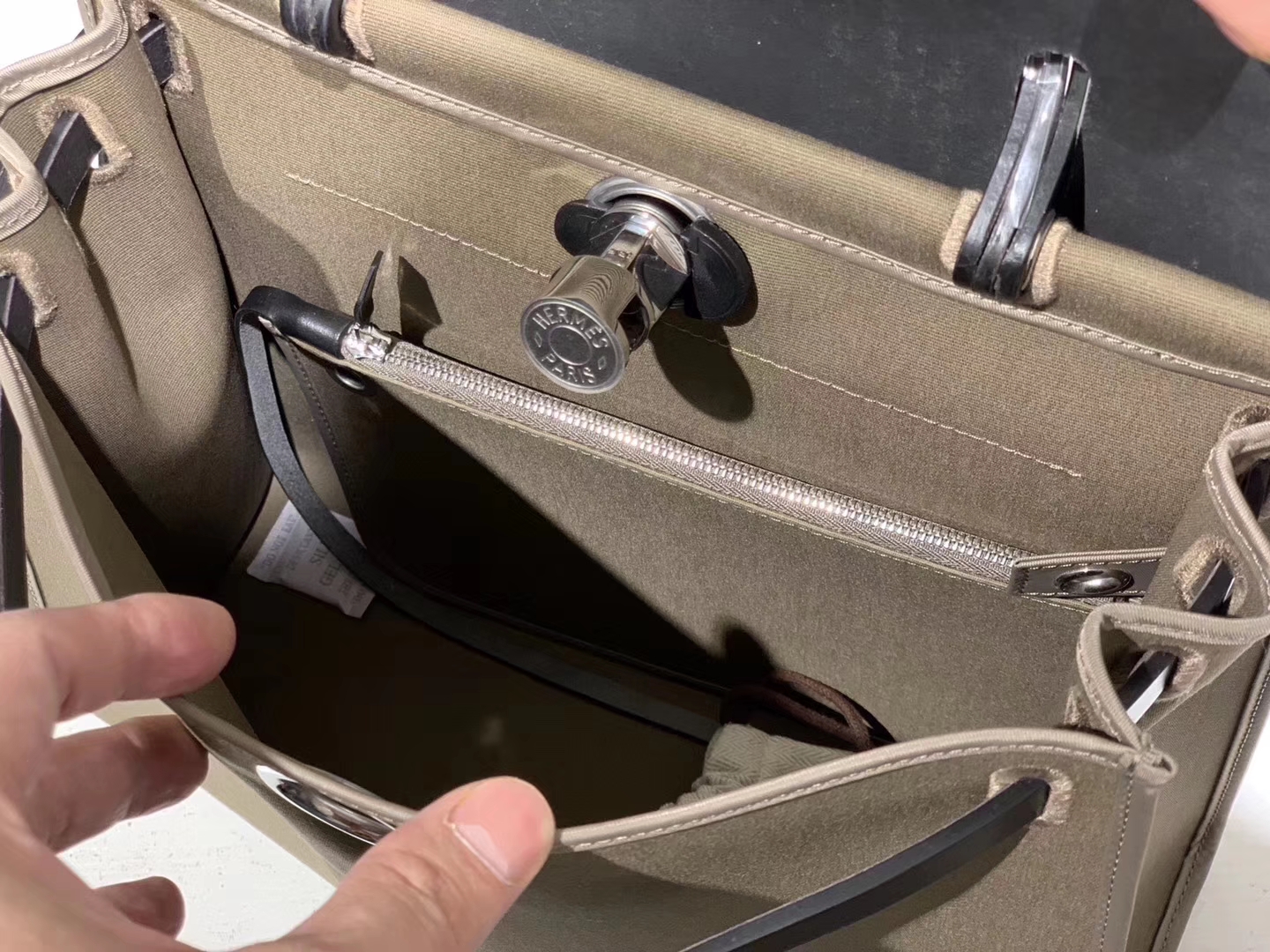 HEREMES 爱马仕 新配色 Herbag 黑色拼大象灰 31cm