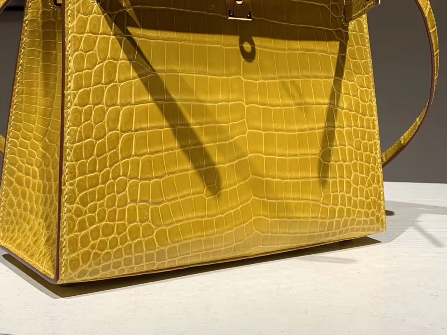 HERMES Kelly 25cm 鳄鱼皮 9D 琥珀黄 现货