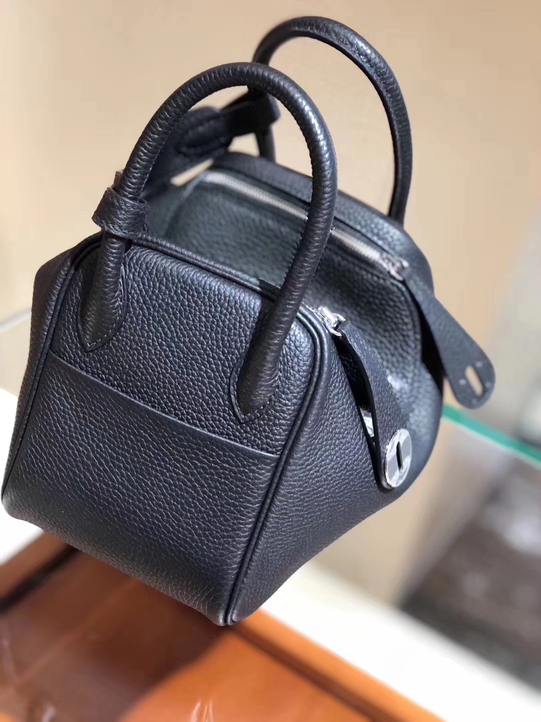 HERMES 爱马仕 Lindy Clemence皮 20cm 黑色