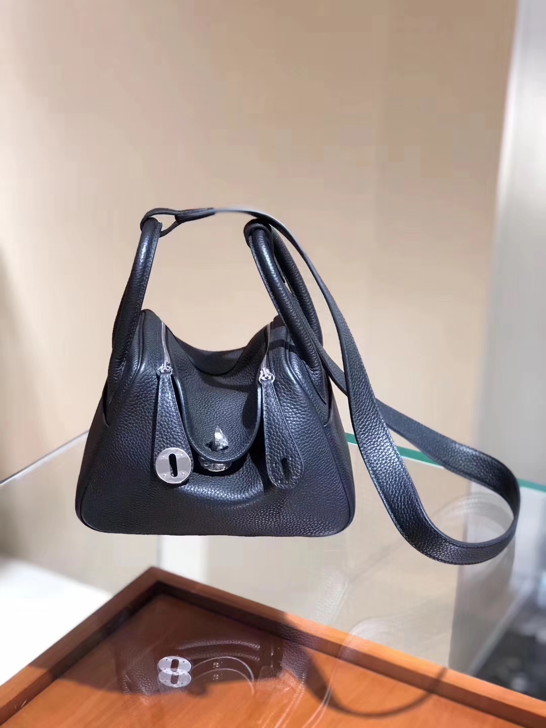 HERMES 爱马仕 Lindy Clemence皮 20cm 黑色