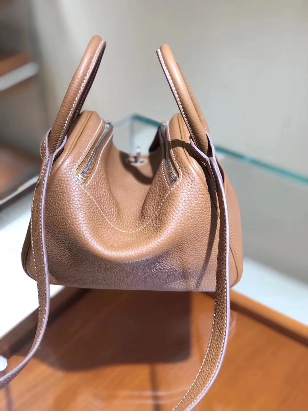 HERMES 爱马仕 Lindy Clemence皮 20cm 金棕色