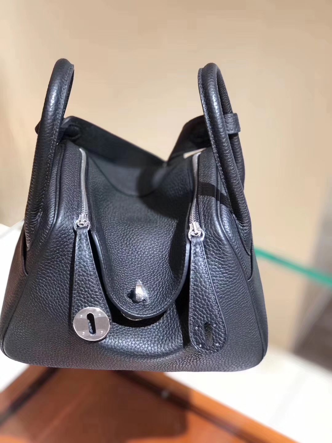 HERMES 爱马仕 Lindy Clemence皮 20cm 黑色