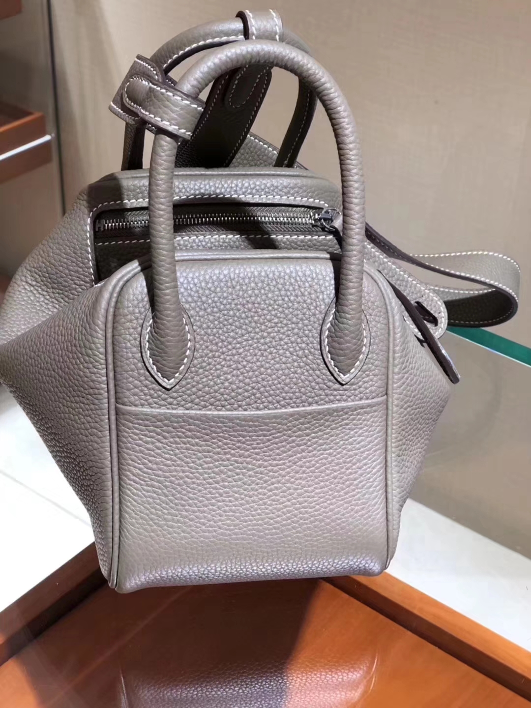 HERMES 爱马仕 Lindy Clemence皮 20cm 大象灰