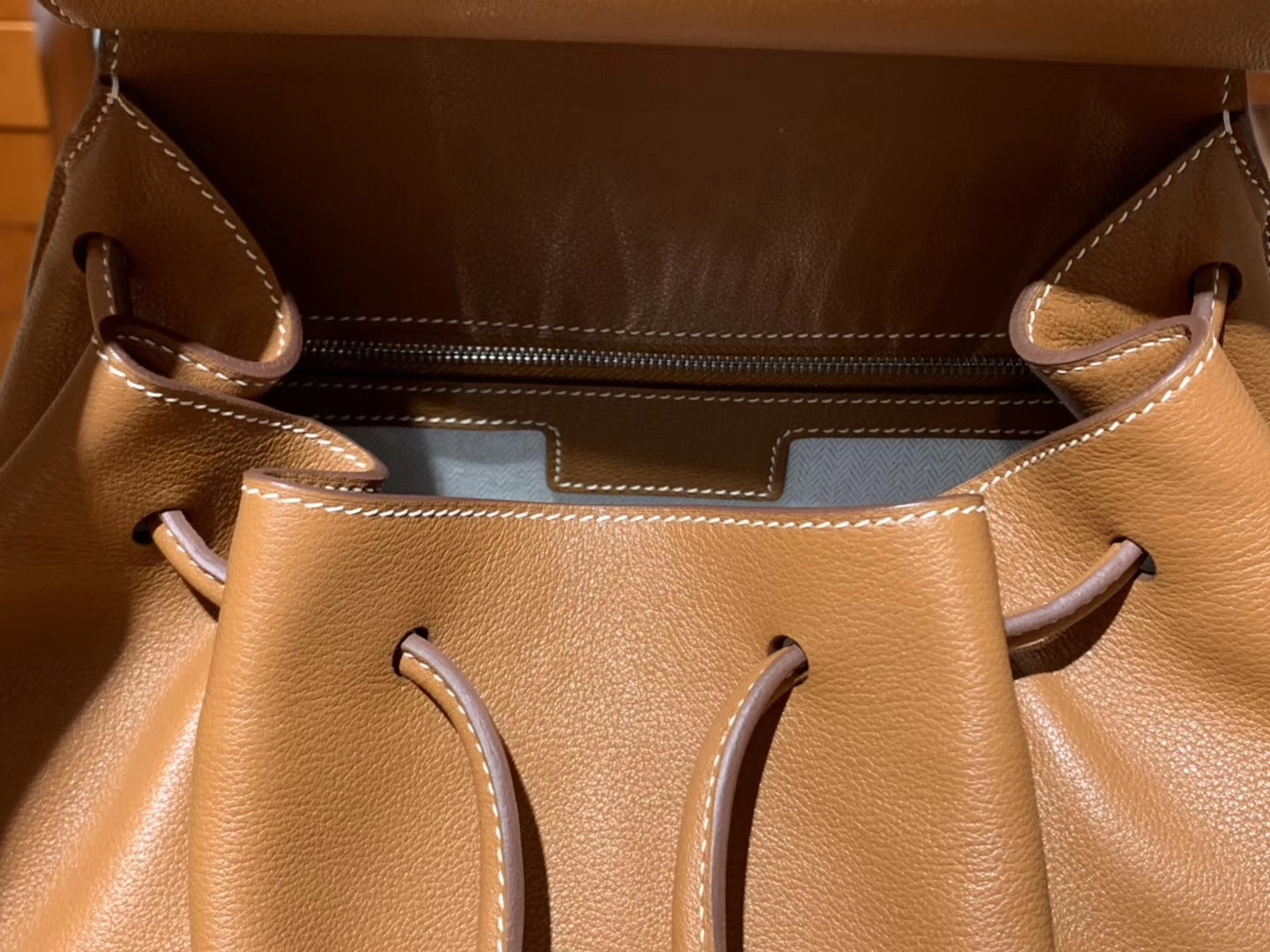 Hermes 双肩包 金棕 小号，22*30 大号，30*39