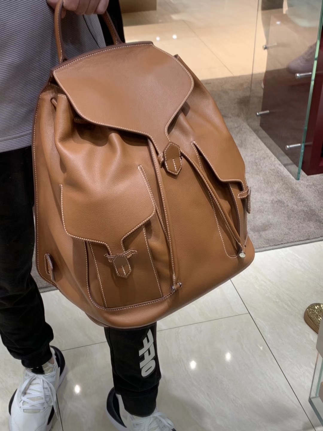 Hermes 双肩包 金棕 小号，22*30 大号，30*39