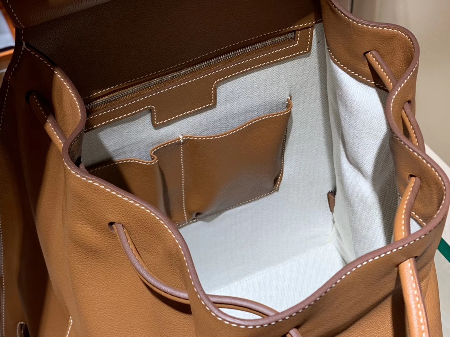 Hermes 双肩包 金棕 小号，22*30 大号，30*39