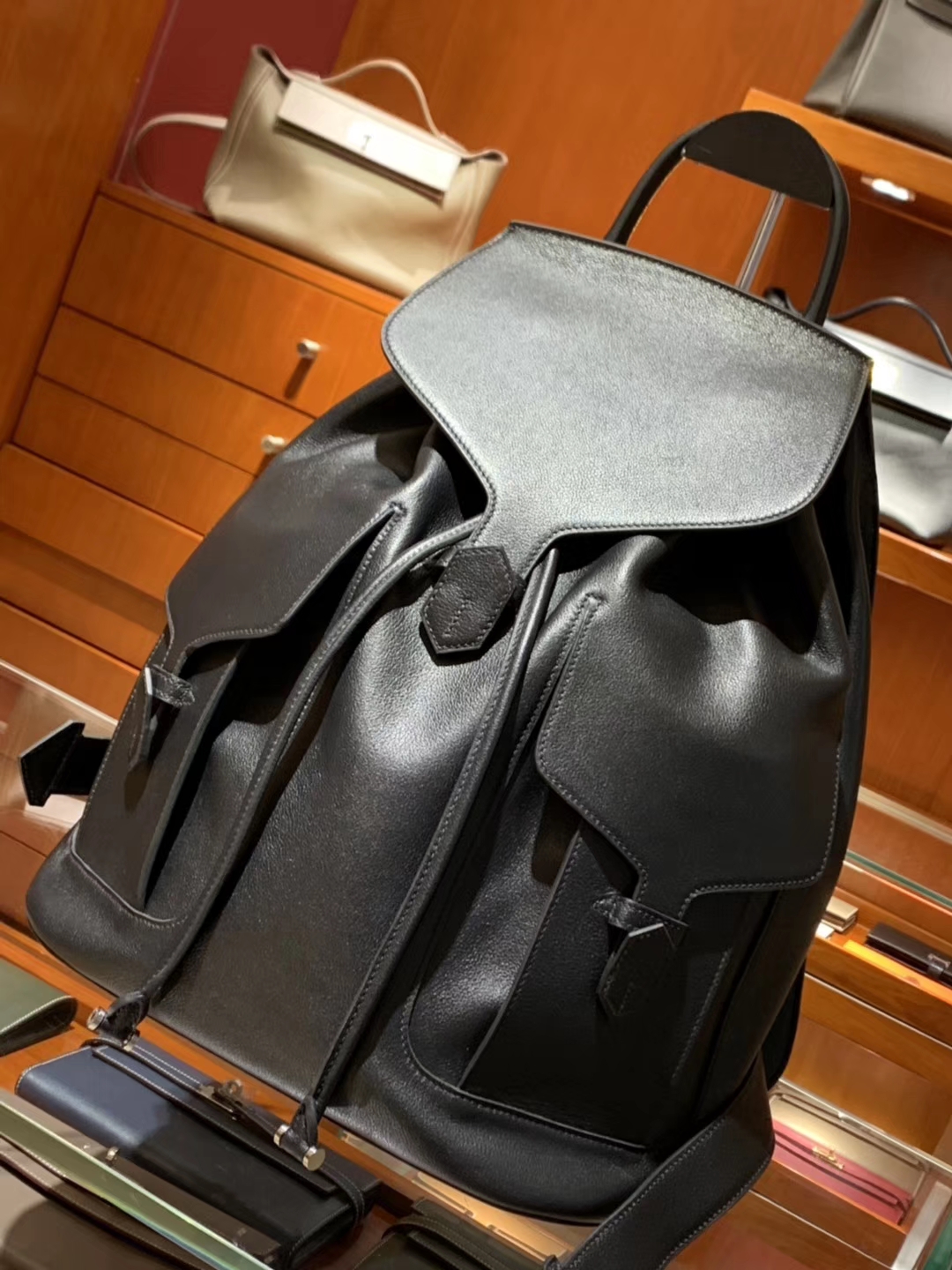 Hermes 双肩包 黑色 小号，22*30  大号，30*39