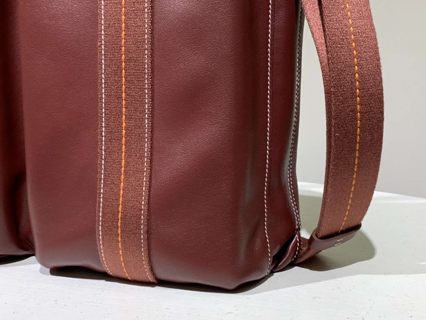 【男包】大篷车 有肩带（可手拿可斜挎） swift皮  现货  尺寸：38×32×12cm