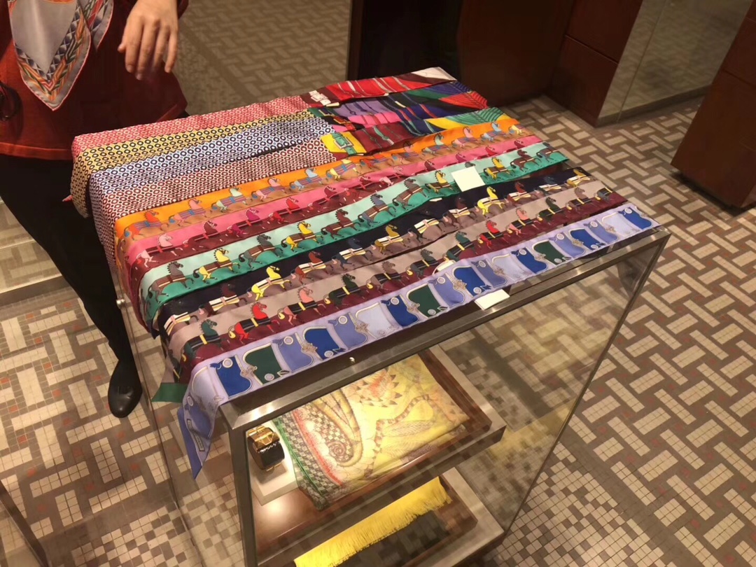 HERMES丝巾批发 爱马仕真丝丝巾 
