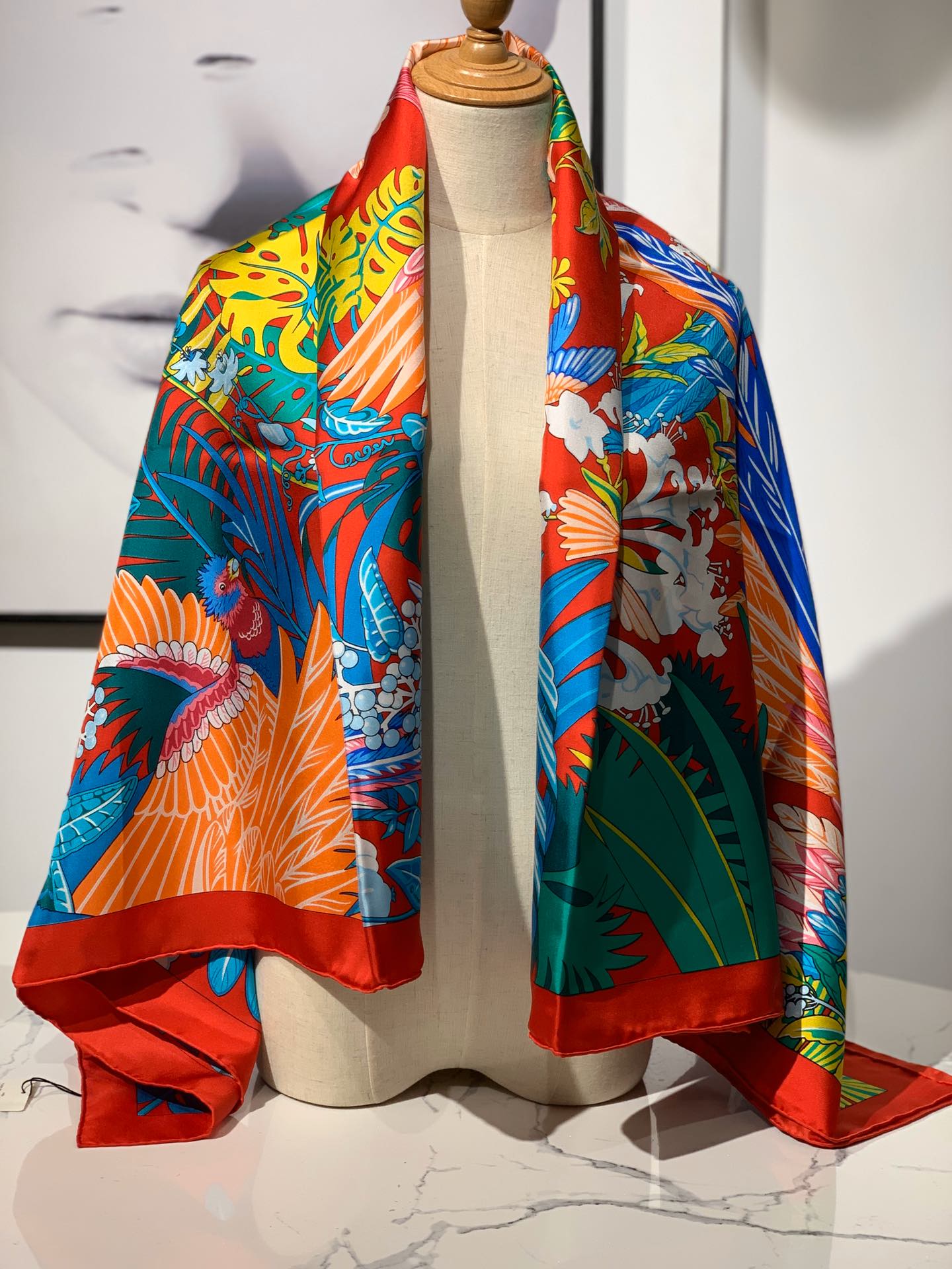 2020春夏· 新款  140cm H 《彩色鹦鹉之爱》 红色 140*140cm  100%斜纹真丝