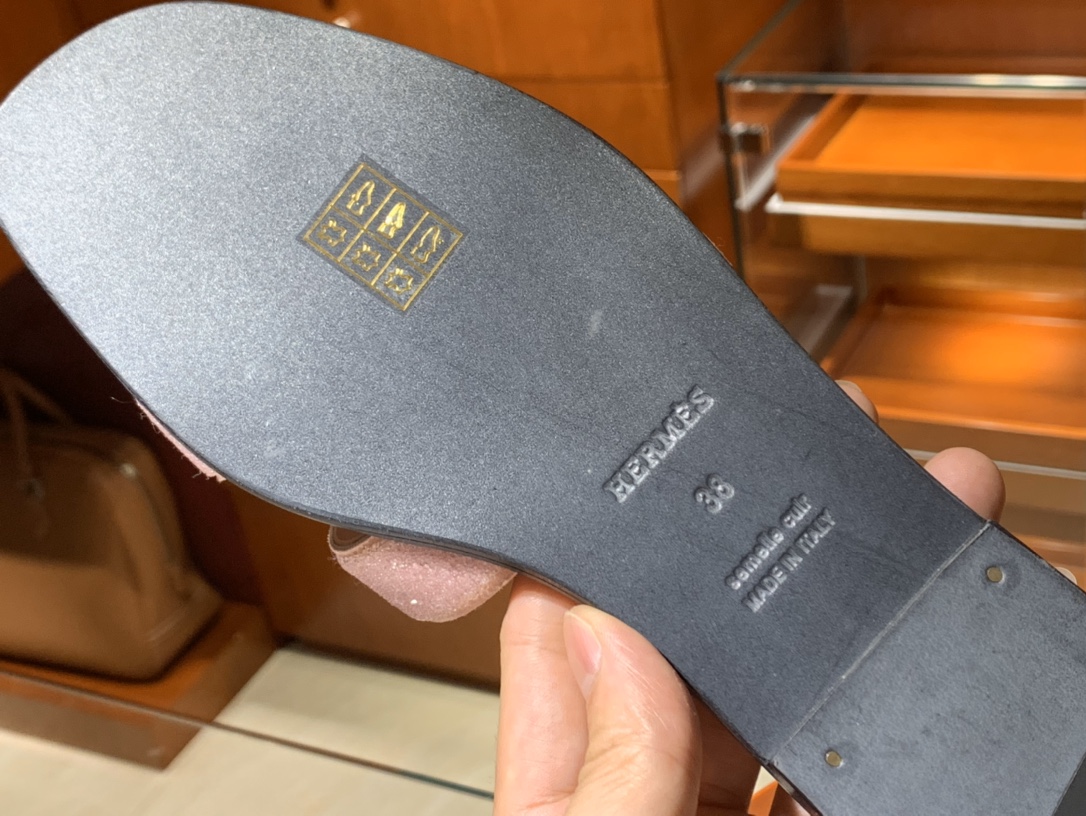H新款水钻款拖鞋   高端订制  独家品质 平跟35~41 中跟35～41（跟高5CM）