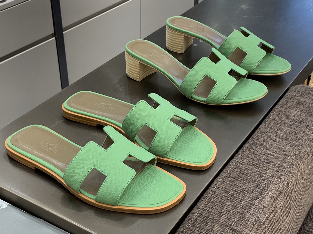 牛油果色 HERMES 掌纹拖鞋 平底 中跟 爱马仕香港官网