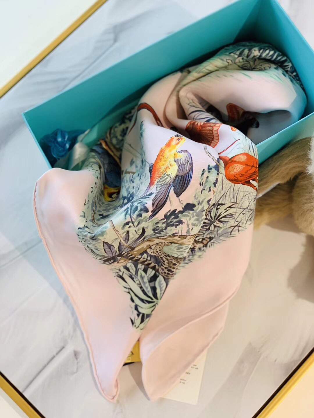 《赤道丛林》水洗方巾 粉色 蚕丝面料 90x90cm 适合任何不同风格的女性
