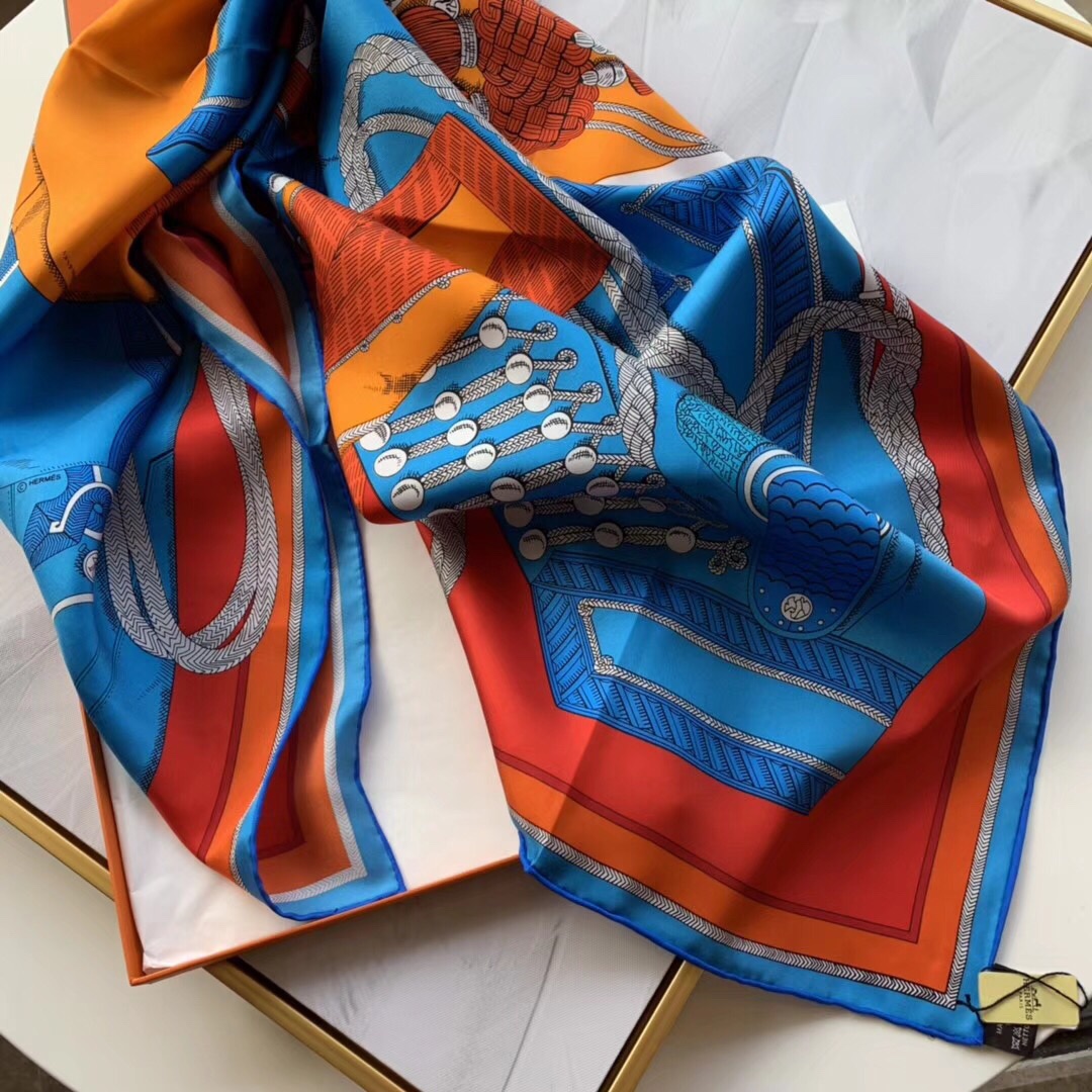 春季丝巾新品《佐阿夫团与龙》蓝色 90x90cm 100% 蚕丝面料 高精度纺织