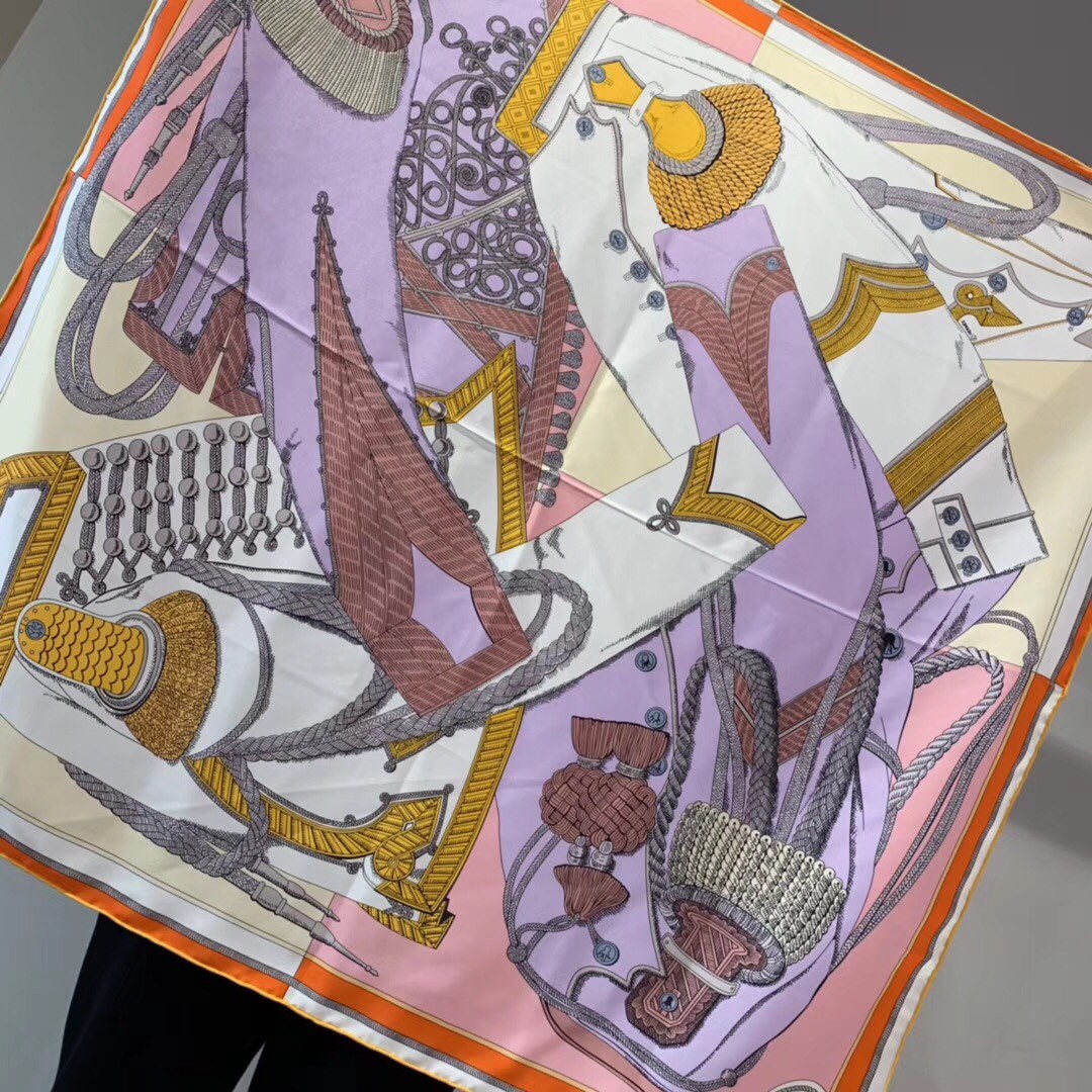 春季丝巾新品《佐阿夫团与龙》紫色 90x90cm 100% 蚕丝面料 高精度纺织