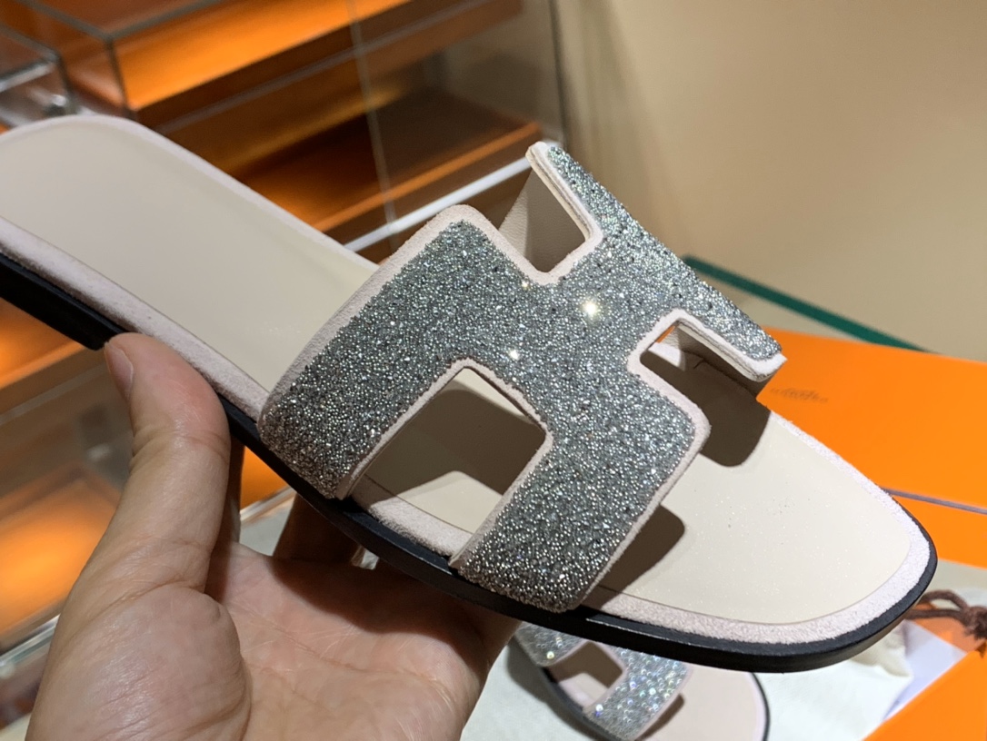 H新款水钻款拖鞋   高端订制  独家品质 平跟35~41 中跟35～41（跟高5CM）