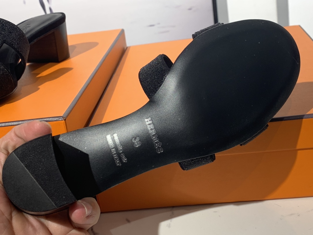 爱马仕价格 H新款水钻款拖鞋   高端订制  独家品质 平跟35~41 中跟35～41（跟高5CM）