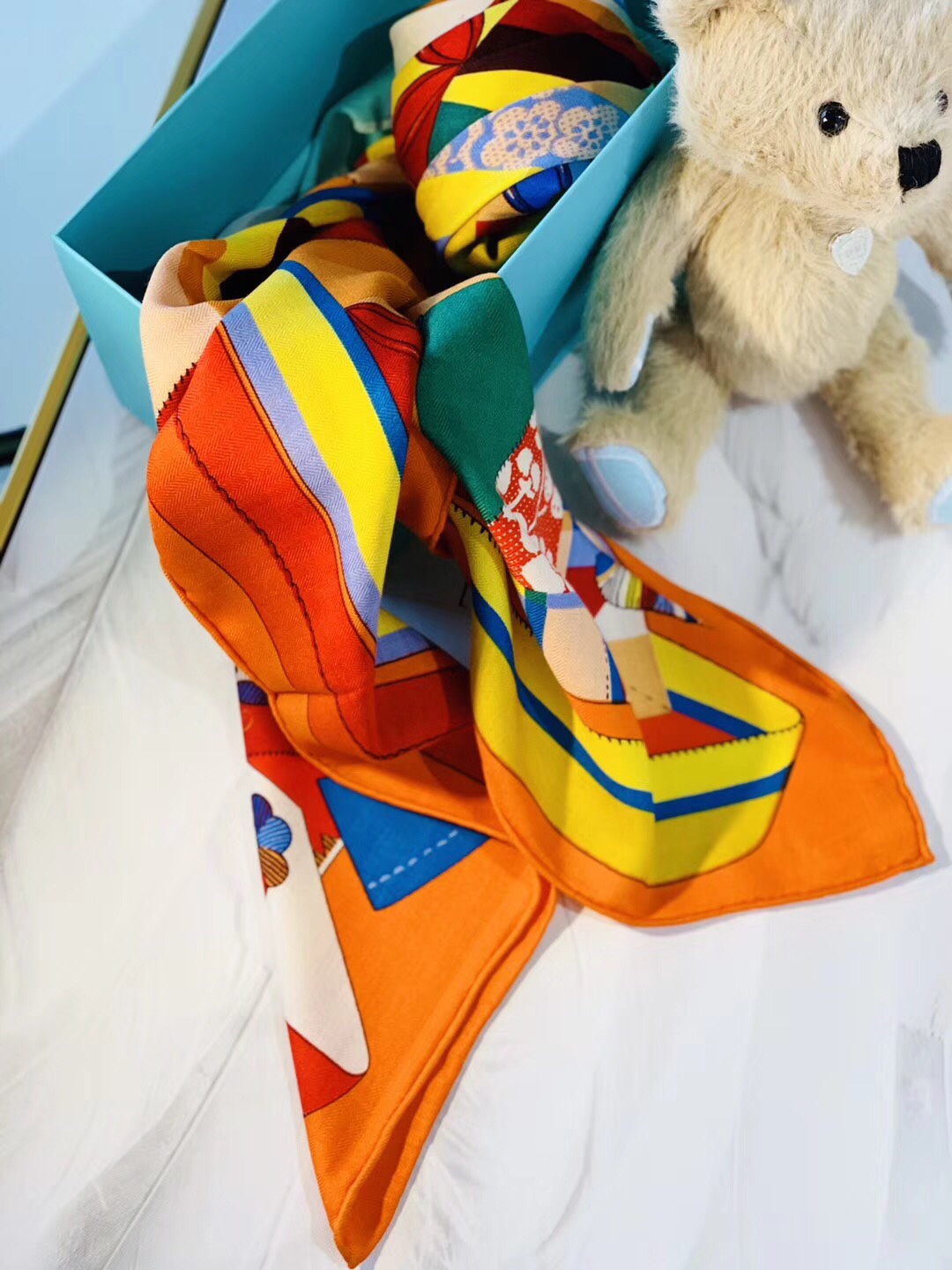 2020秋冬款 顶级版丝绒 Hermes《包布艺术》  35%蚕丝+65%羊绒 140x140cm 橙色  全套包装 专柜售价9100！