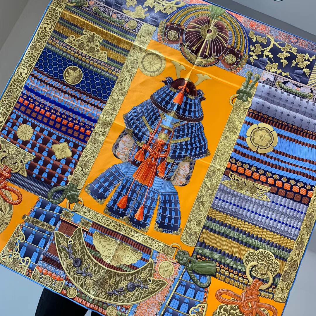 H 90 海报款—《武士的服饰》  精致手工卷边 黄色