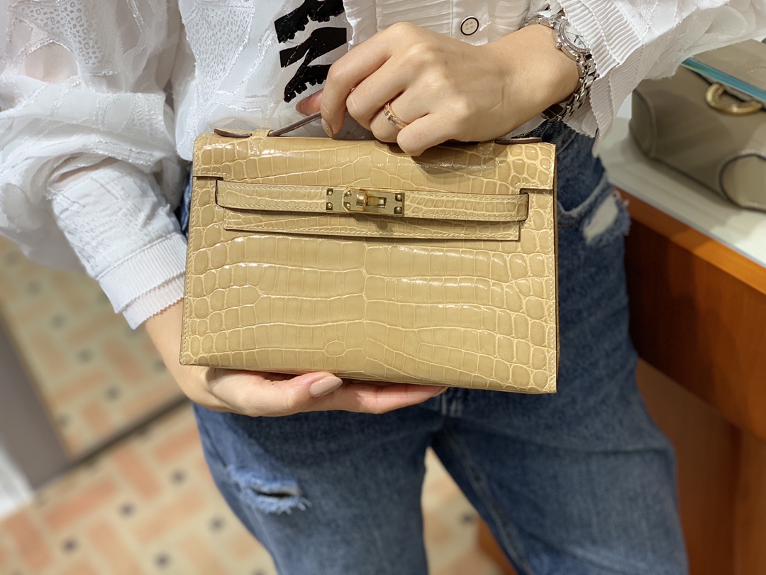 爱马仕包包批发 Mini Kelly 22cm 卡其色 现货
