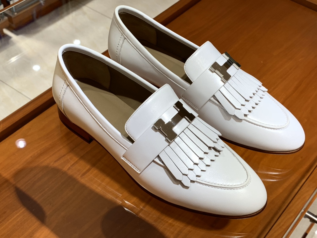 HERMES 乐福鞋 白色
