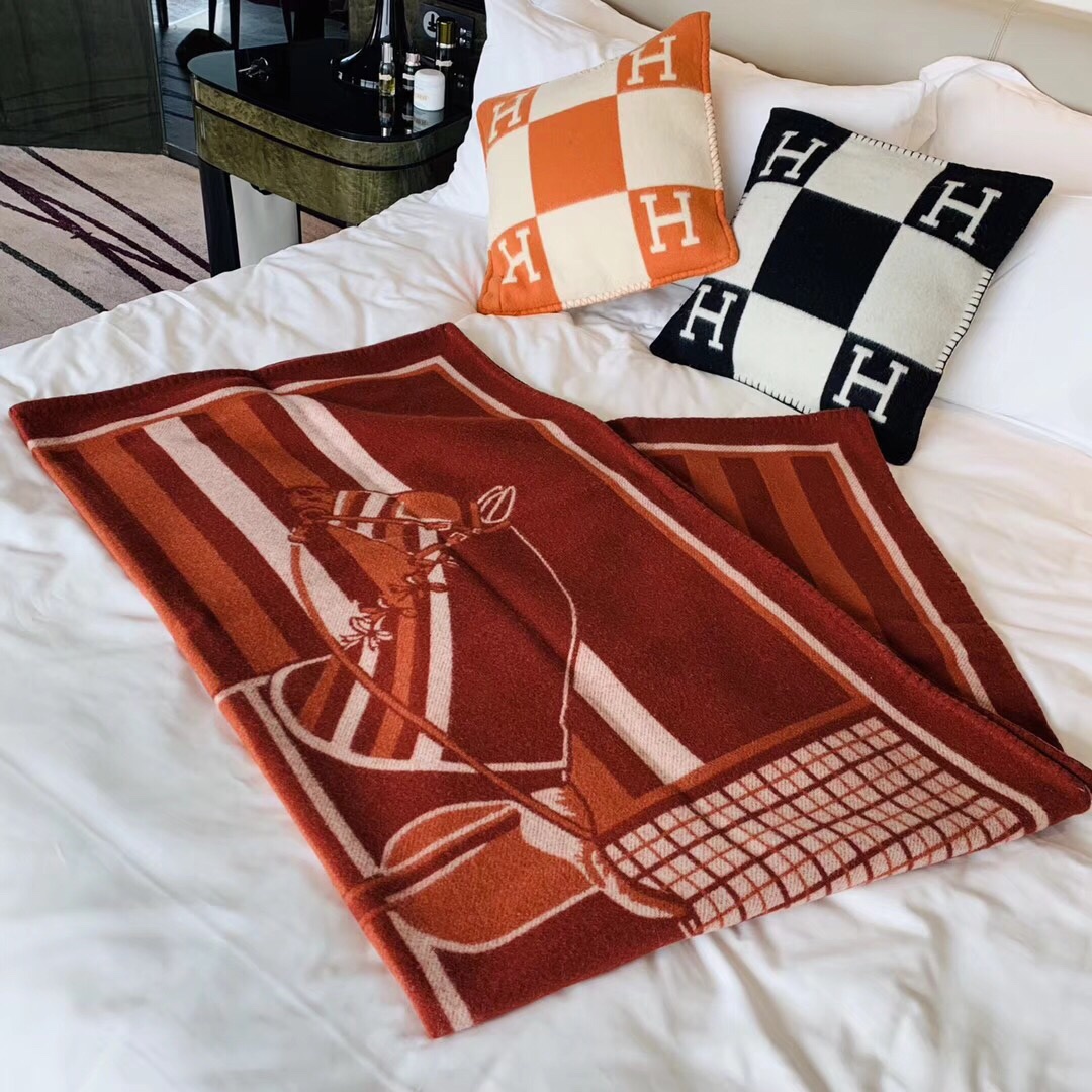 Hermes  《 新骏马披挂 》毛毯 140*180cm   90%羊毛10%羊绒 新款 独家放送 红色