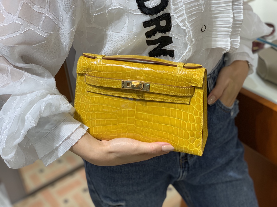 HERMES 爱马仕女包批发 Mini Kelly 22cm 琥珀黄 现货 原厂鳄鱼皮
