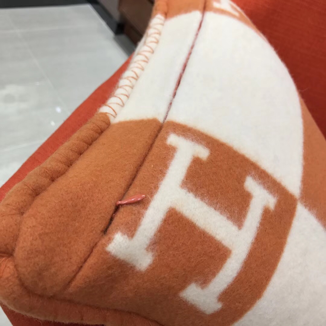 正品开发 纯羊绒抱枕  橙色 高版  懂货的来