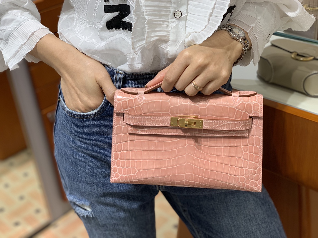 HERMES 爱马仕女包批发 Mini Kelly 22cm 陶瓷粉 现货 原厂鳄鱼皮