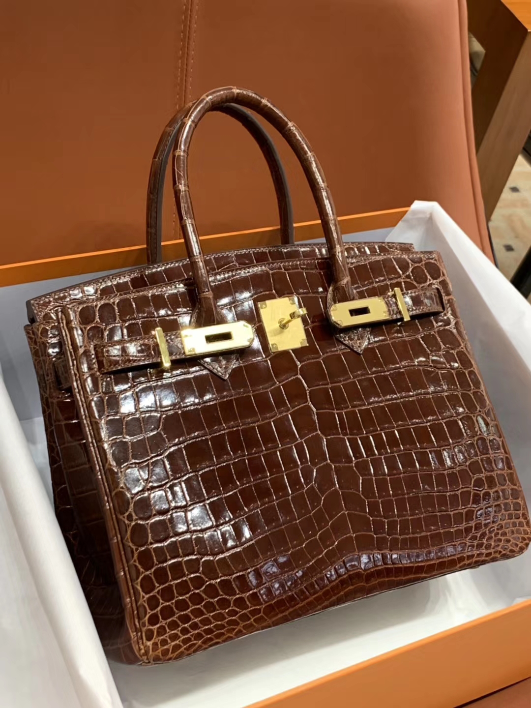 爱马仕包包价格 焦糖色 鳄鱼皮 金扣 纹路清晰 手感超级好 完胜正品 Birkin 25/30