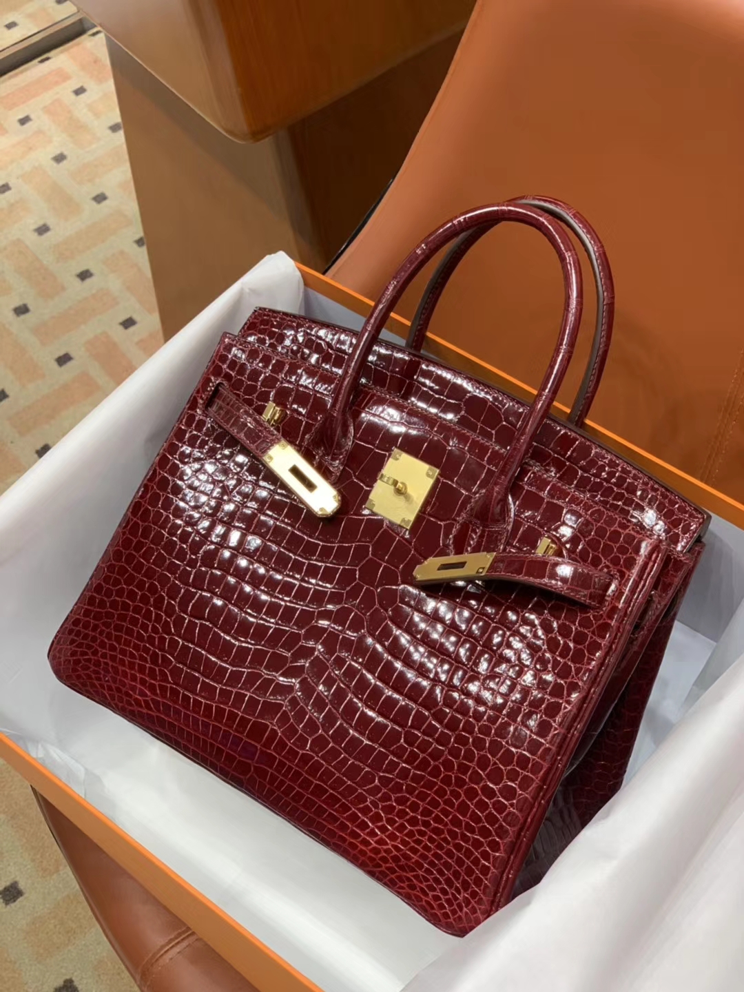 爱马仕包包价格 波尔多酒红 鳄鱼皮 金扣 纹路清晰 手感超级好 完胜正品 Birkin 25/30