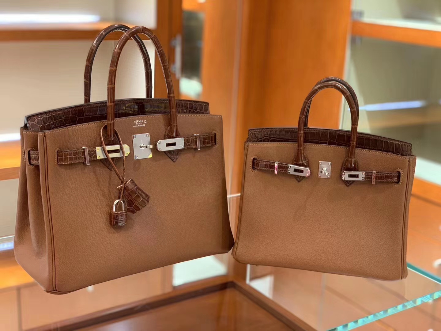 爱马仕女包多少钱 Birkin Touch 山羊皮配鳄鱼蜜糖棕25 Cm 玫瑰金 30cm 现货一枚