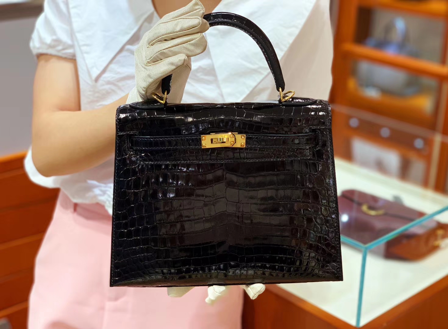 爱马仕包包价格 89黑色 鳄鱼皮 金扣 纹路清晰 手感超级好 完胜正品 Kelly 25/28cm