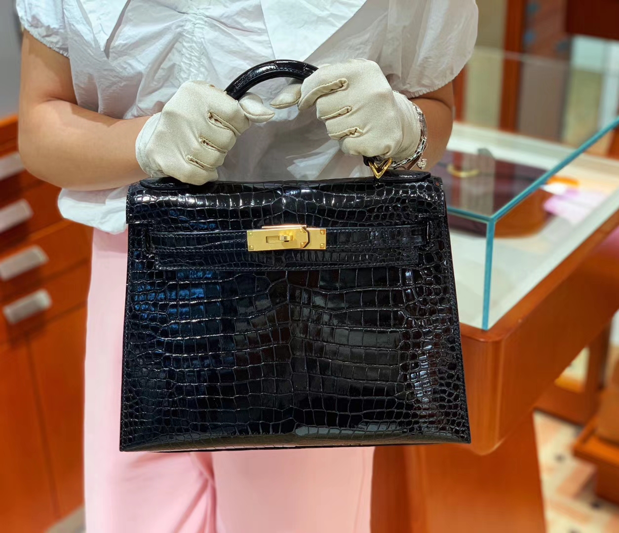爱马仕包包价格 89黑色 鳄鱼皮 金扣 纹路清晰 手感超级好 完胜正品 Kelly 25/28cm