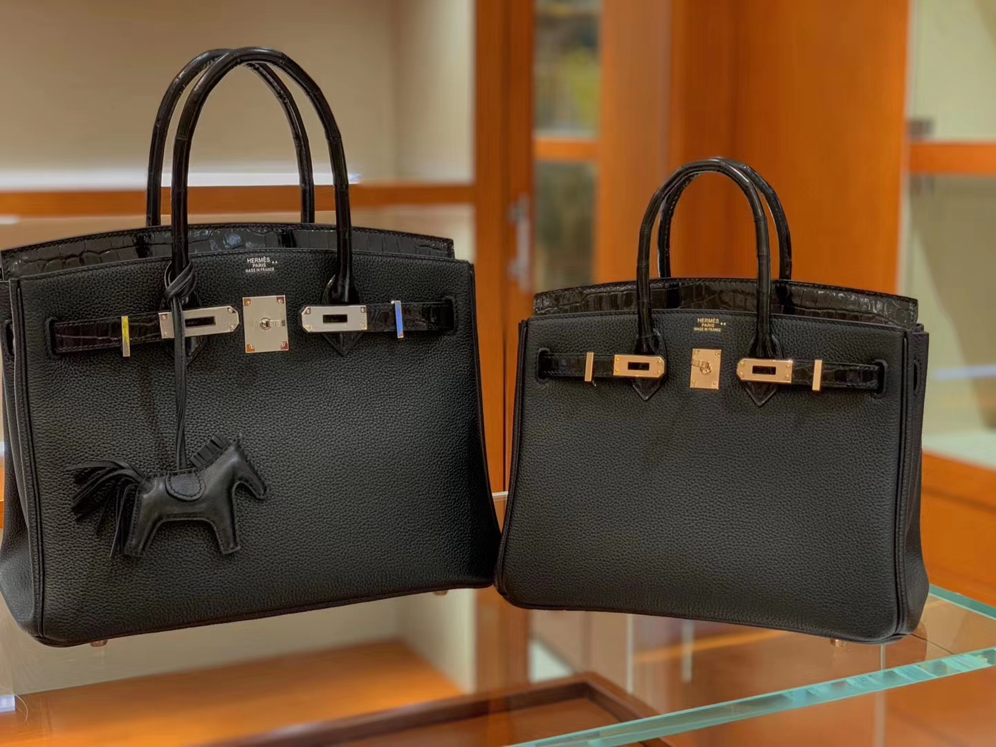 爱马仕女包多少钱 Birkin Touch  Togo皮配鳄鱼黑色25 Cm 玫瑰金 30cm 黑银现货一枚