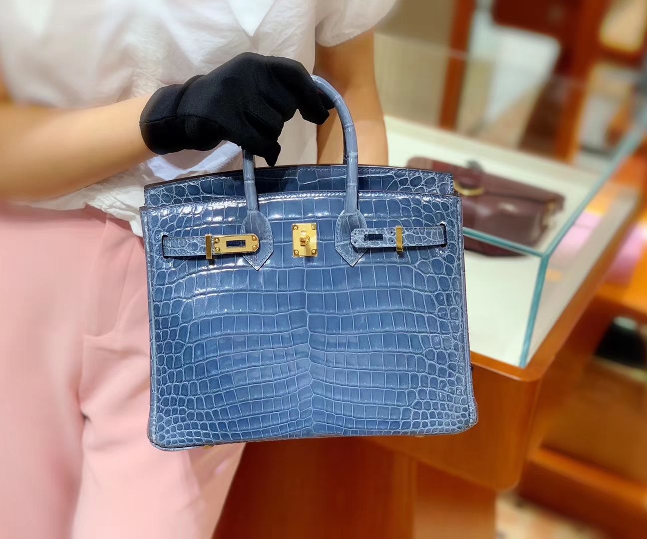 爱马仕包包价格 牛仔蓝 鳄鱼皮 金扣 纹路清晰 手感超级好 完胜正品 Birkin 25/30
