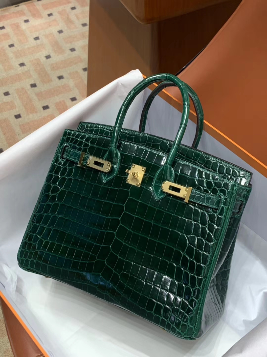 爱马仕包包价格 祖母绿 鳄鱼皮 金扣 纹路清晰 手感超级好 完胜正品 Birkin 25/30