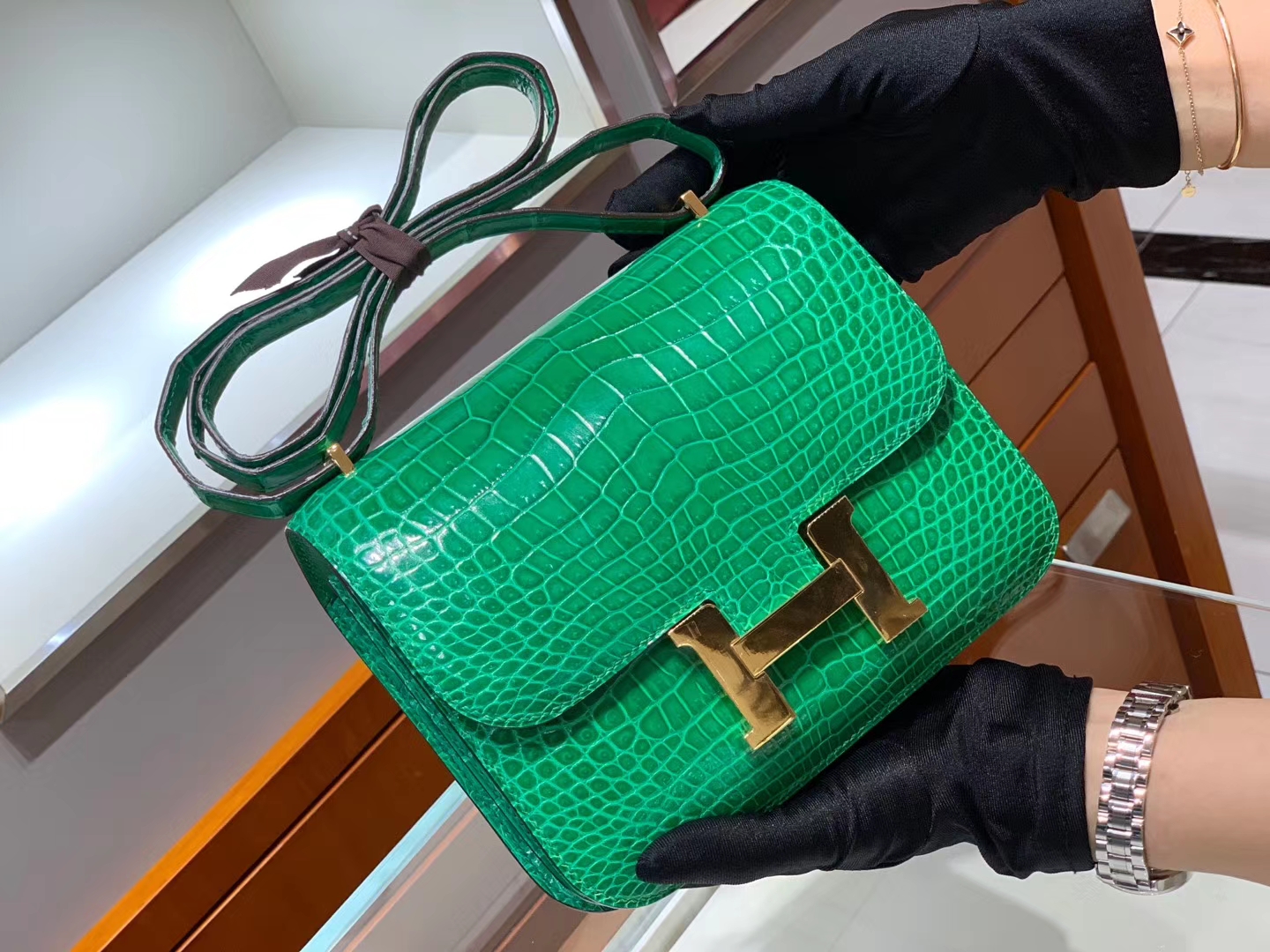 爱马仕香港官网 HERMES Constance 18cm 高光 仙人掌绿