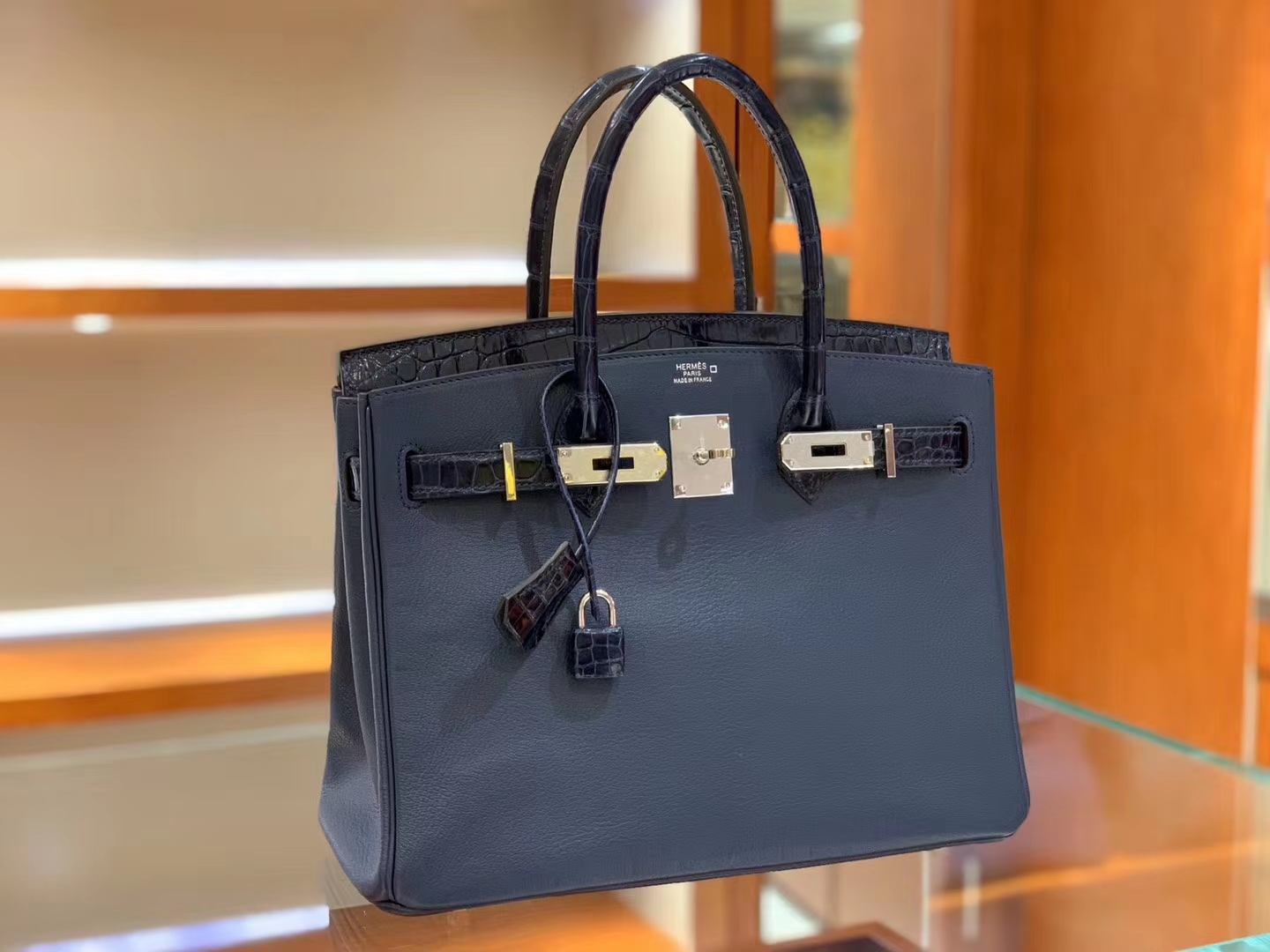 爱马仕女包多少钱 Birkin Touch 山羊皮配鳄鱼深蓝色 30cm 现货一枚