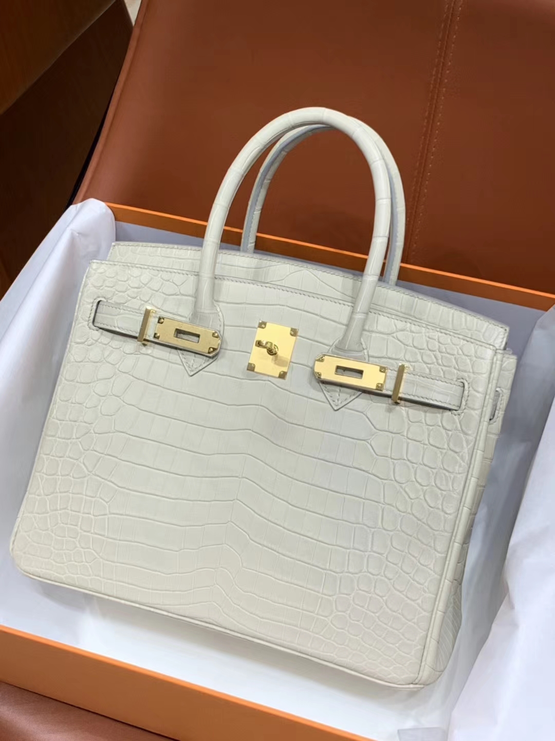 爱马仕包包价格 奶昔白 鳄鱼皮 金扣 纹路清晰 手感超级好 完胜正品 Birkin 25/30