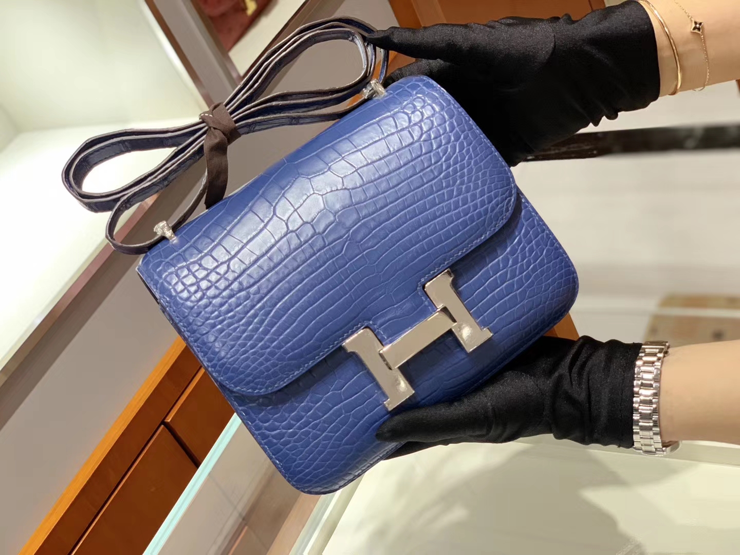 爱马仕香港官网 HERMES Constance 18cm 雾面 玛瑙蓝