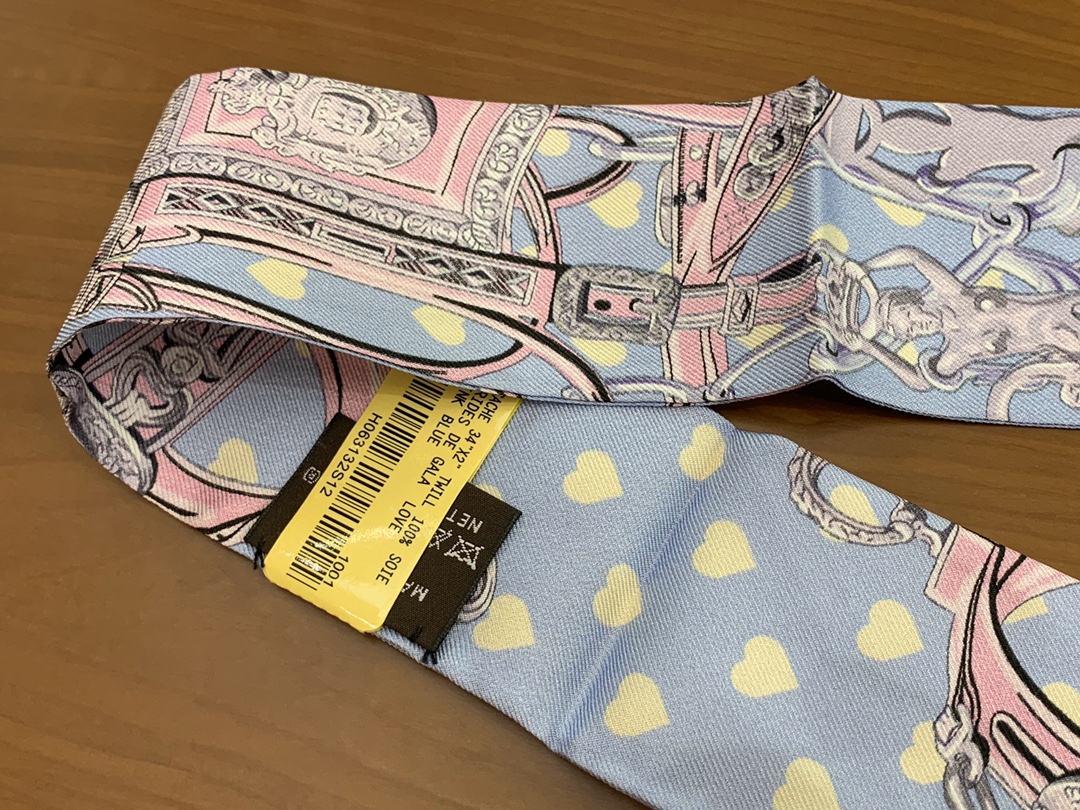 爱马仕小丝巾 爱心款 6*85cm
