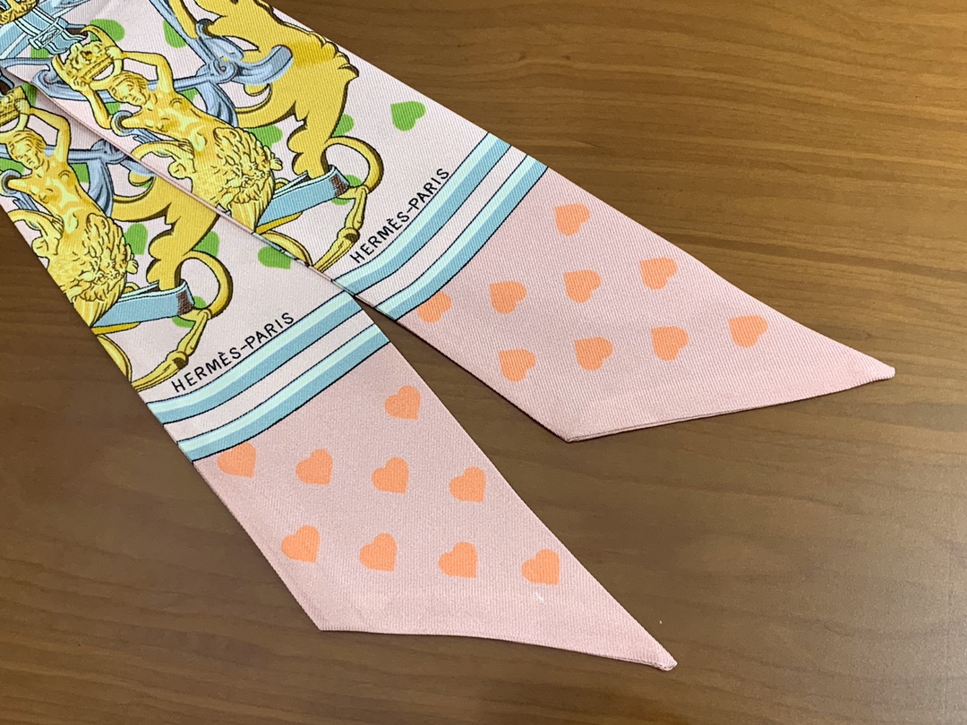 爱马仕小丝巾 爱心款 6*85cm