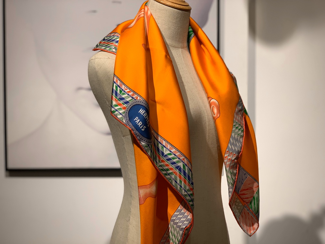 2020年春夏· 新 HERmes《福宝挚爱》 四色入 90*90cm 100%真丝 橙色