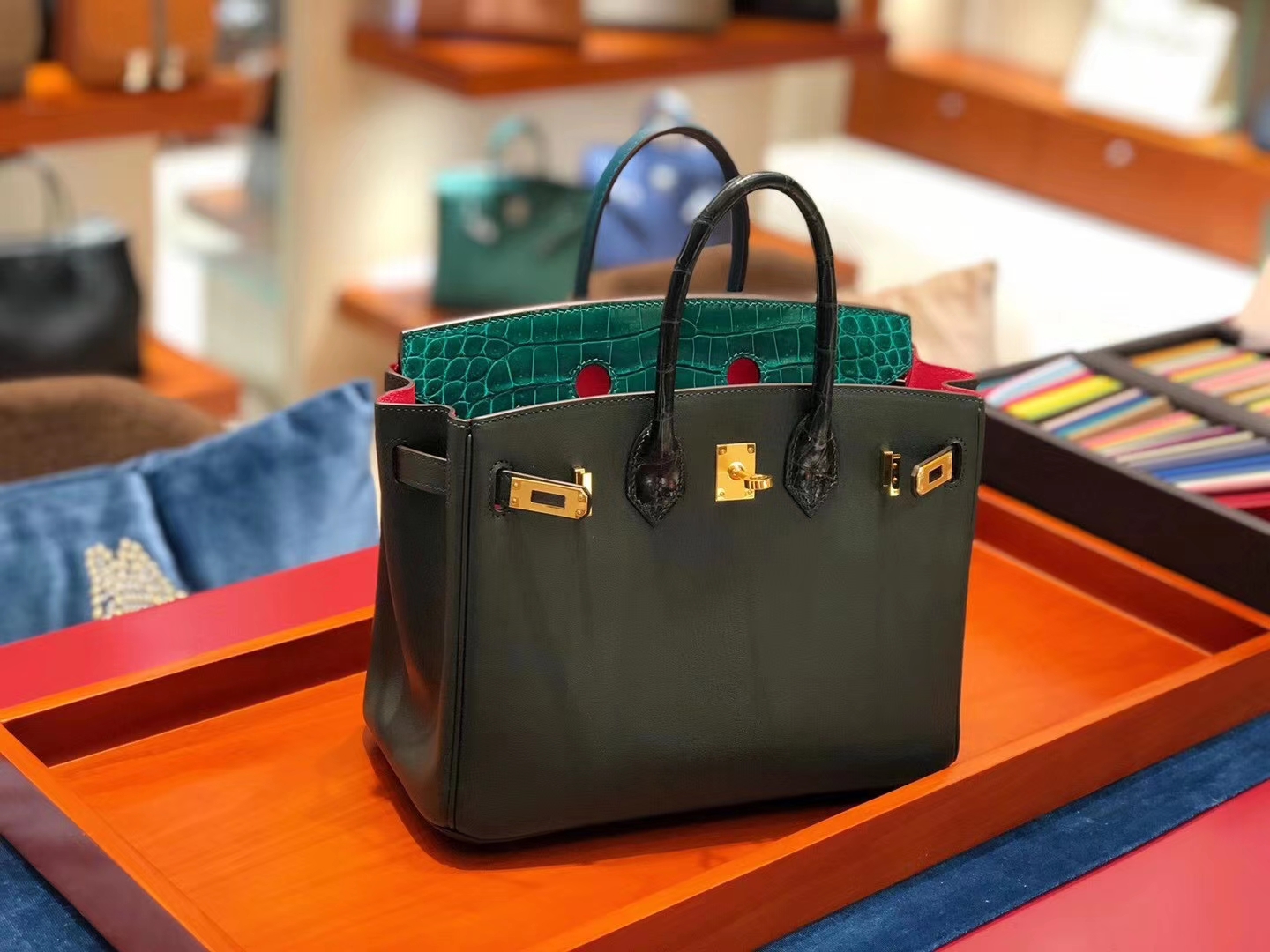 爱马仕女包 Birkin Touch  25   铂金25 拼色& 拼色 —山羊皮/鳄鱼皮/Swift  内里是唇膏粉，3种皮料拼法