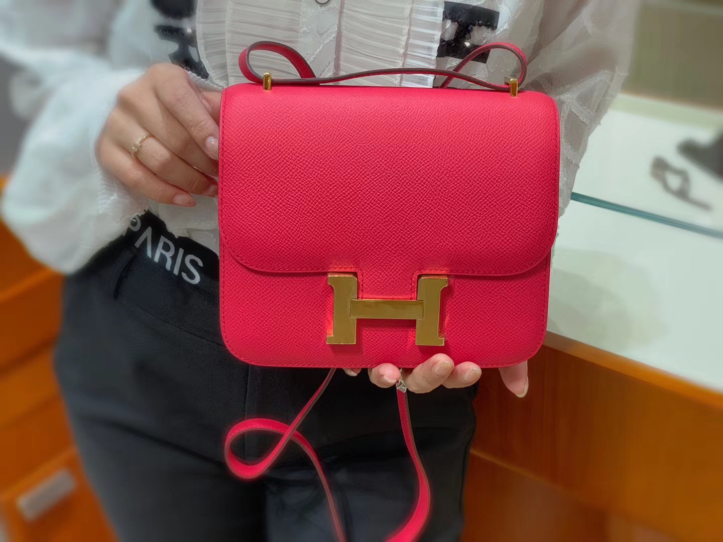 爱马仕官网 Constance 18 cm Epsom   i6 Extreme 极致粉 金扣 现货
